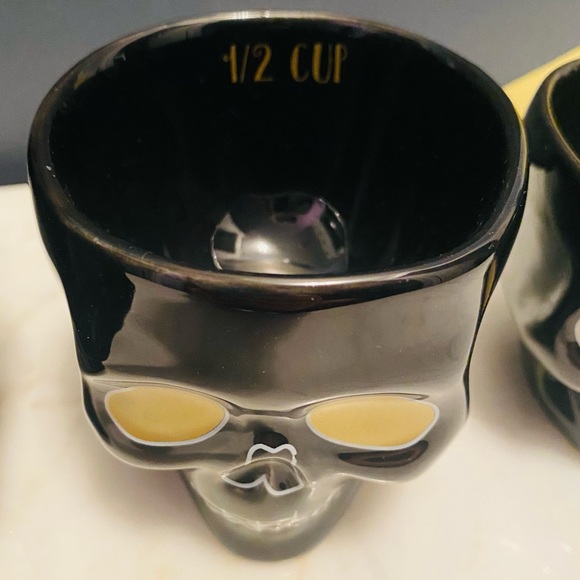 Ceramic skull measuring cups 💀 - Picture 6 of 9